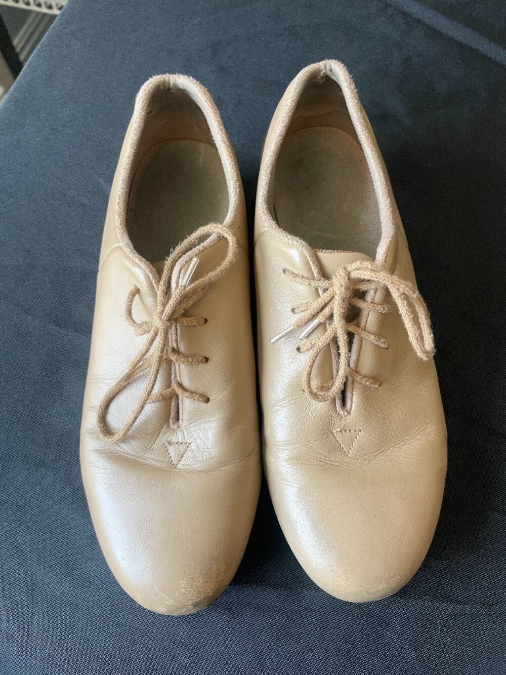 BLOCH Tan Tap Shoes – Size 7 – Well Loved! 💃🤎